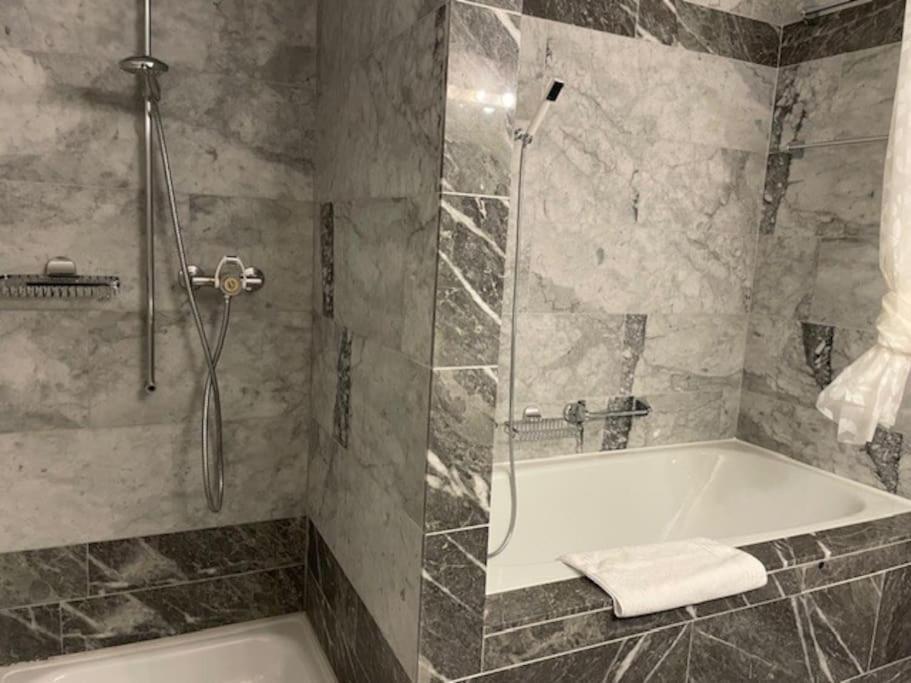 Amazing 2 Bedroom Flat: Specious And * Zúrich
