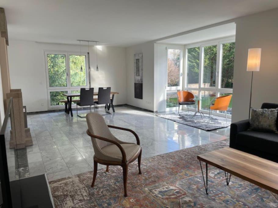 Amazing 2 Bedroom Flat: Specious And Apartamento Zúrich